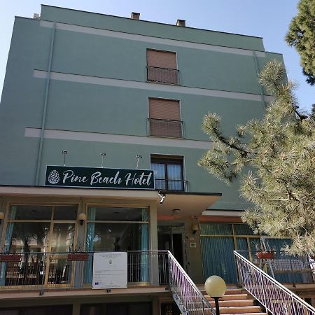Hotel Pine Beach Rosolina Mare Bagian luar foto