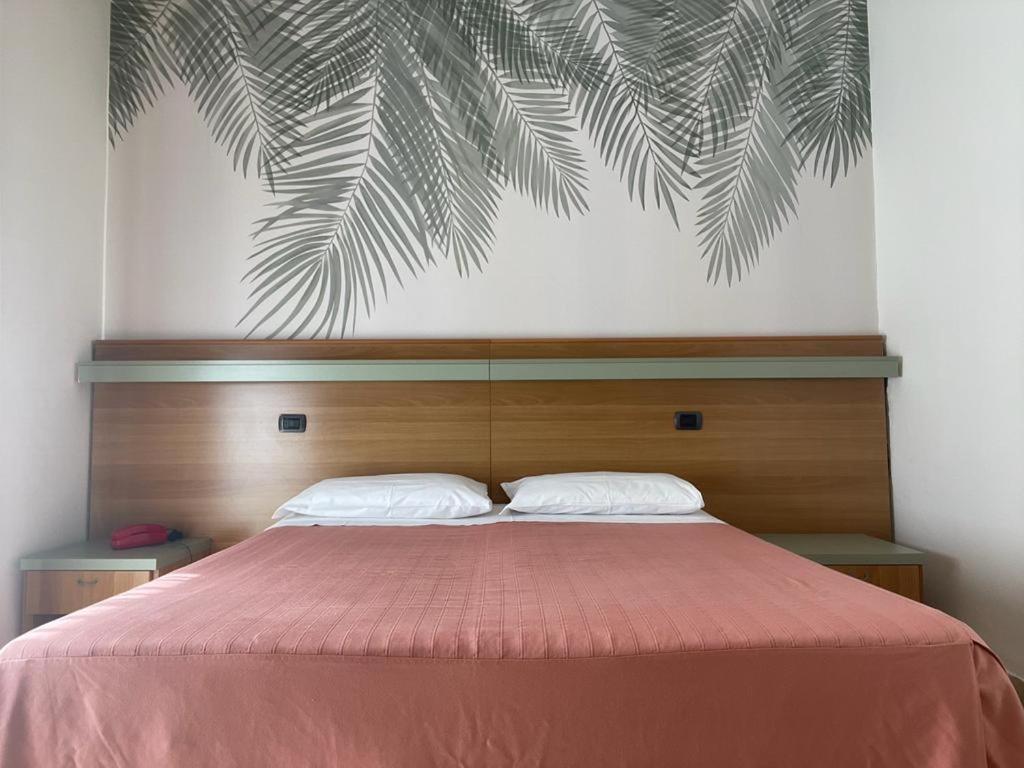 Hotel Pine Beach Rosolina Mare Bagian luar foto