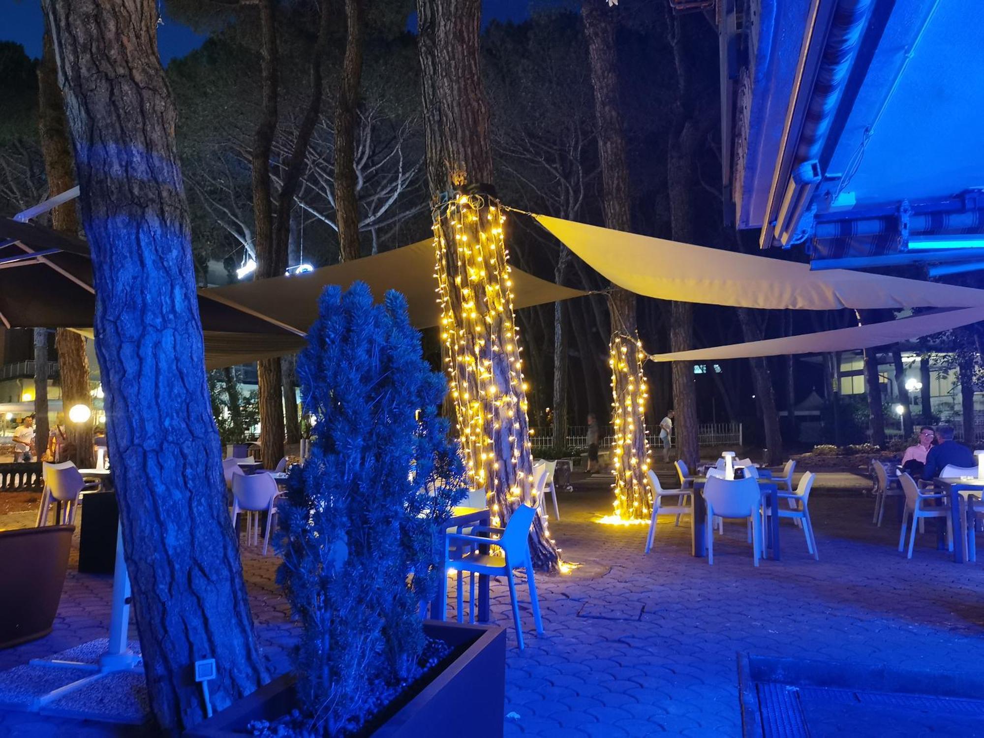 Hotel Pine Beach Rosolina Mare Bagian luar foto